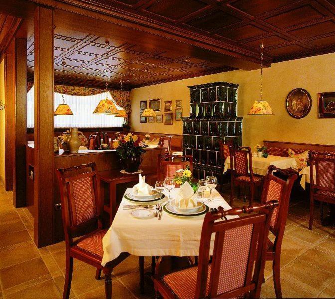Hotel Wilder Mann Konigstein in der Oberpfalz ภายนอก รูปภาพ