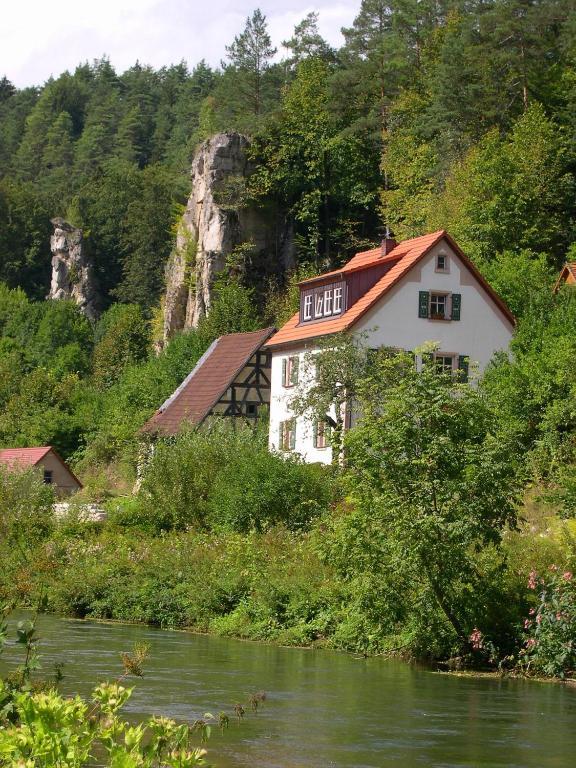Hotel Wilder Mann Konigstein in der Oberpfalz ภายนอก รูปภาพ