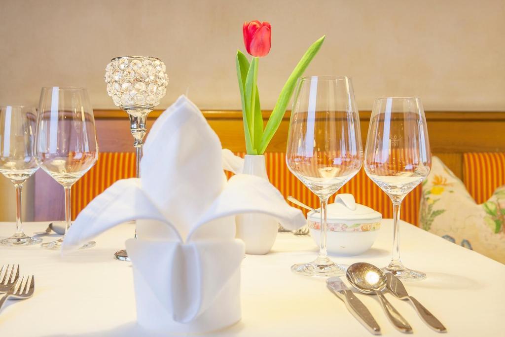 Hotel Wilder Mann Konigstein in der Oberpfalz ภายนอก รูปภาพ