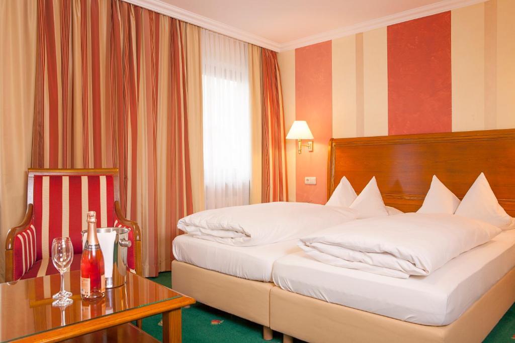 Hotel Wilder Mann Konigstein in der Oberpfalz ห้อง รูปภาพ