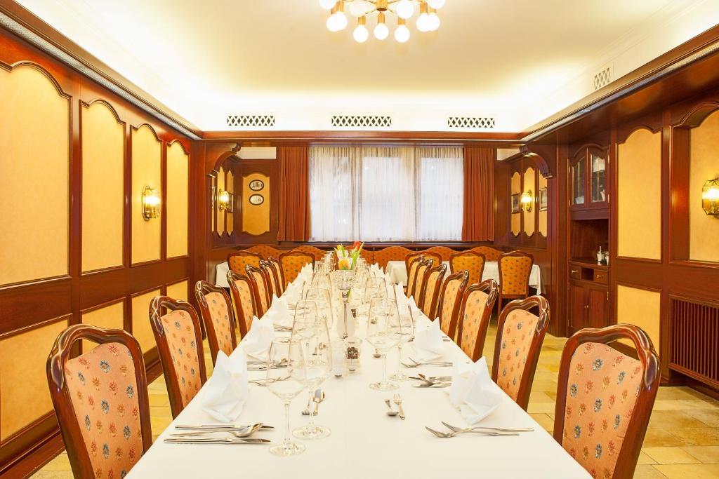 Hotel Wilder Mann Konigstein in der Oberpfalz ภายนอก รูปภาพ